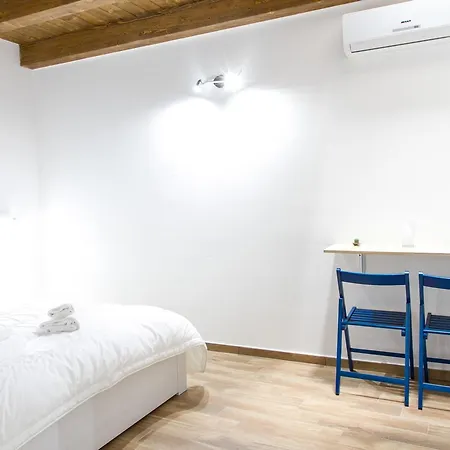Two Hearts Apartment Cefalu